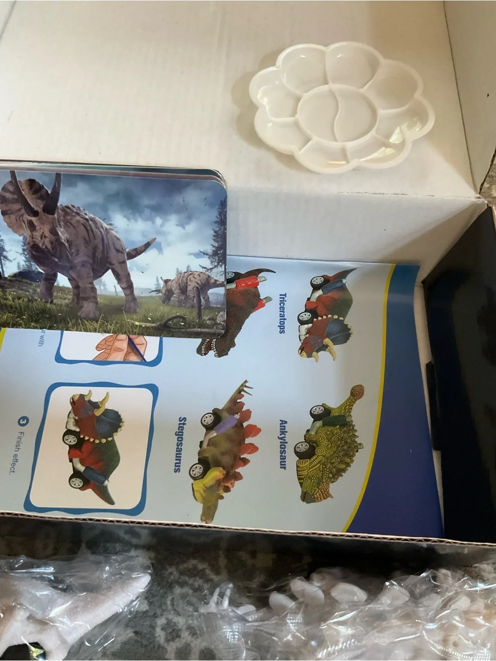 Paint-Your-Own Dinosaur Cars Craft Kit - White